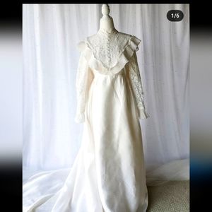 TRUE VINTAGE 1970s wedding dress cottage core wedding women's size XS/S